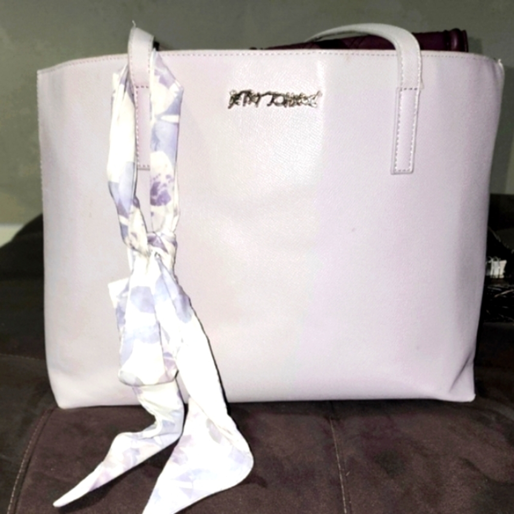 🌸Betsey Johnson🌸XO Lilac Zaria Tote with Scarf🌸 and wristlet